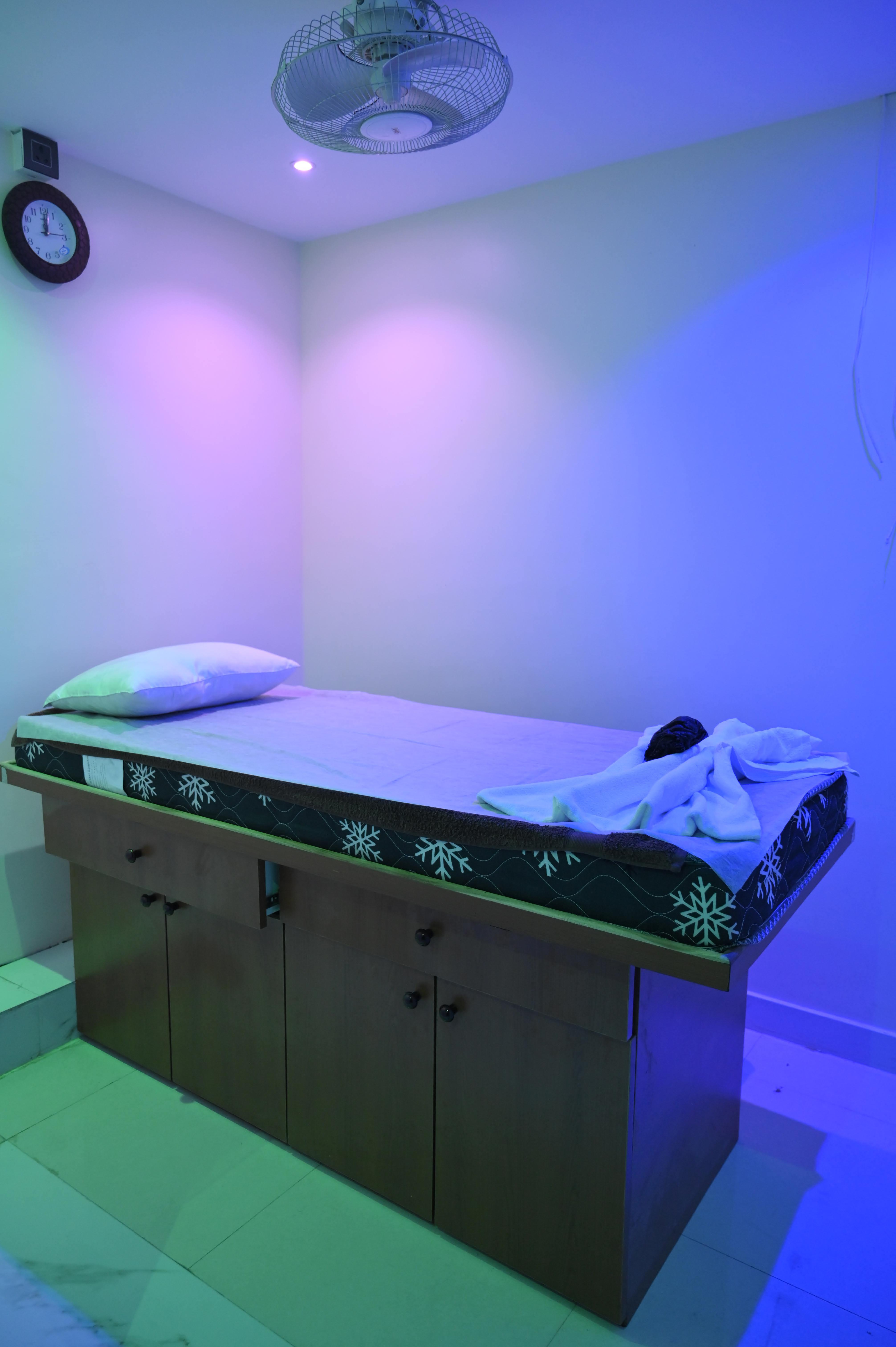 Best Blue Radiance Spa interior photo 26